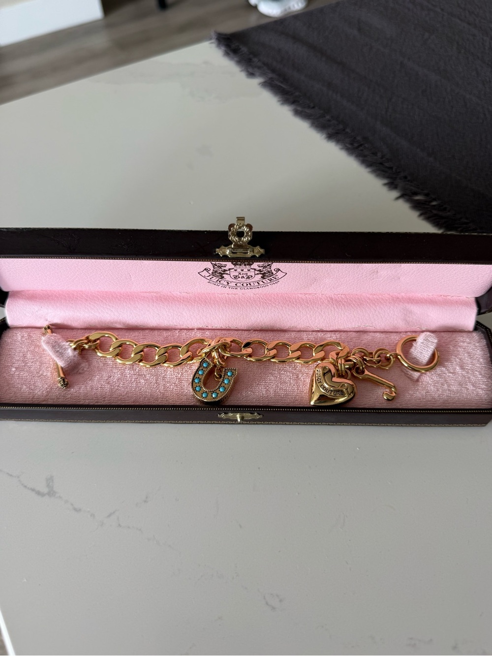 JUICY COUTURE Y2K VINTAGE Gold Charm Bracelet